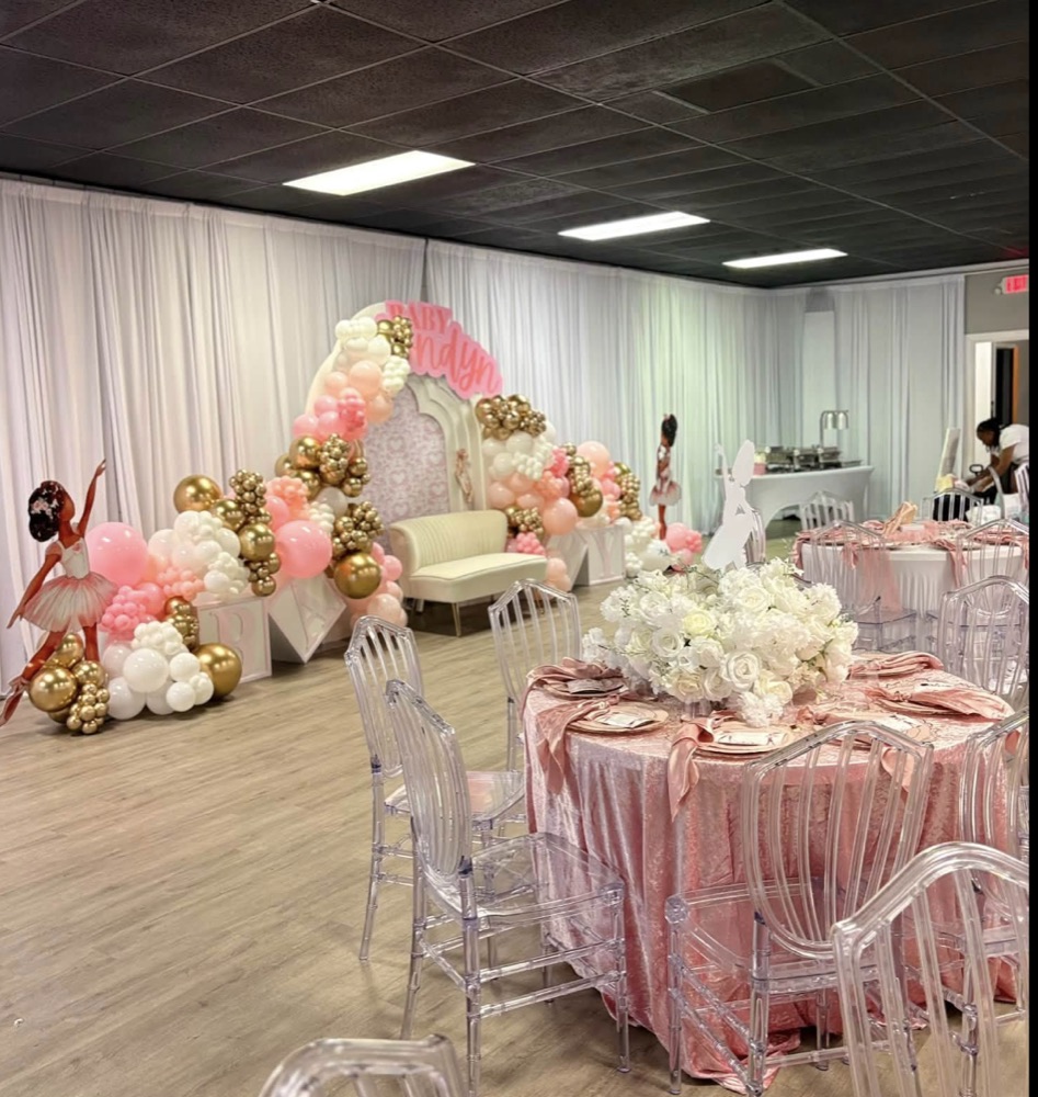 Balloon garland and arch by KO Events
